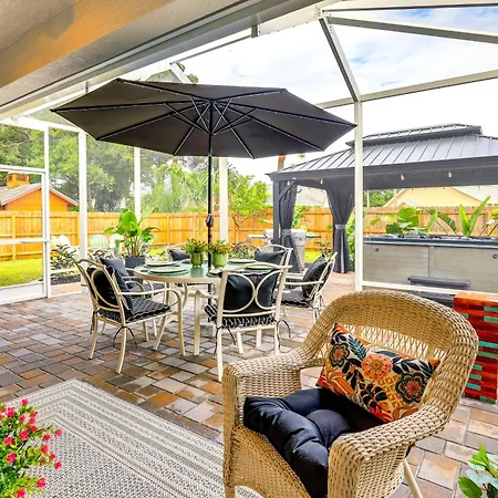 Stylish Port St Lucie Home With Hot Tub And Game Room!